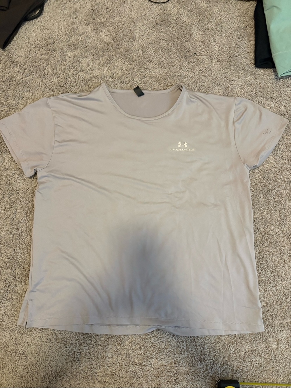 Under Armour Women's Light Gray Athletic Short-Sleeve Tee
